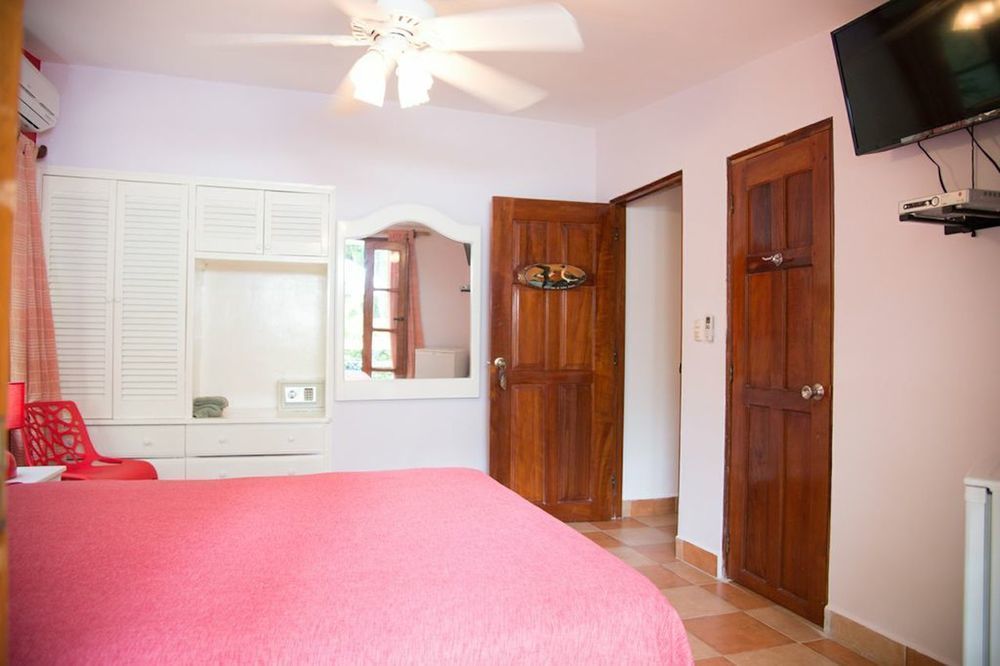 Contadora Island Inn 3*