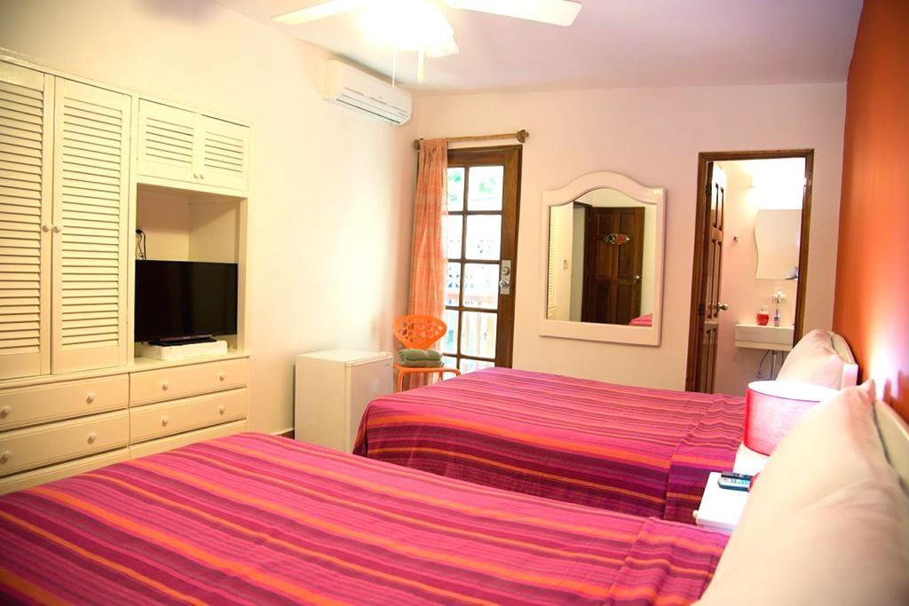 Contadora Island Inn 3*